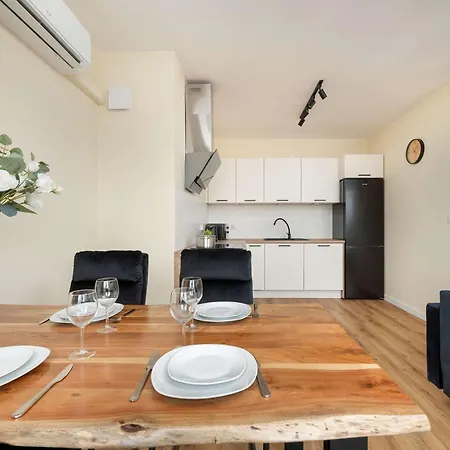 Lipinskiego 16 Komfortowy Z Parkingiem By Renters Apartman *